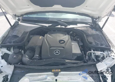 2018 Mercedes-Benz C 300 z USA, uszkodzony, nr VIN WDDWF4JB4JR406639